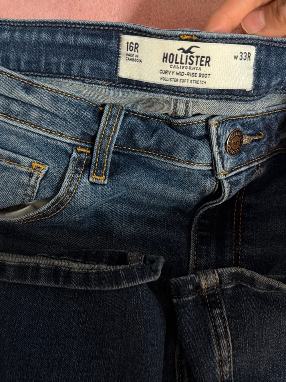 Hollister Curvy Mid Rise Boot - Picture 3 of 3